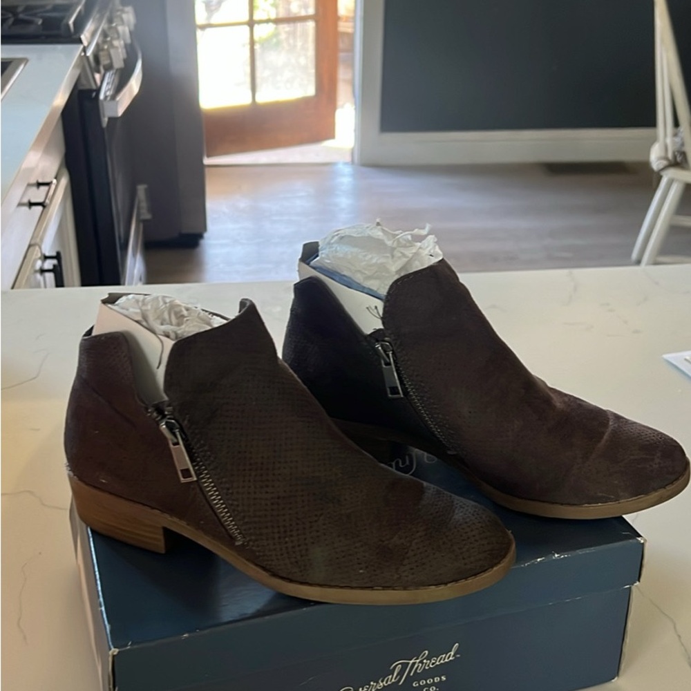 Universal Thread Brown Ankle Boots